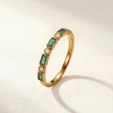 Pascale | Bague vec des pierres vertes