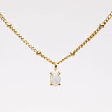 Marion | Collier en perles dorées avec pendentif en opale